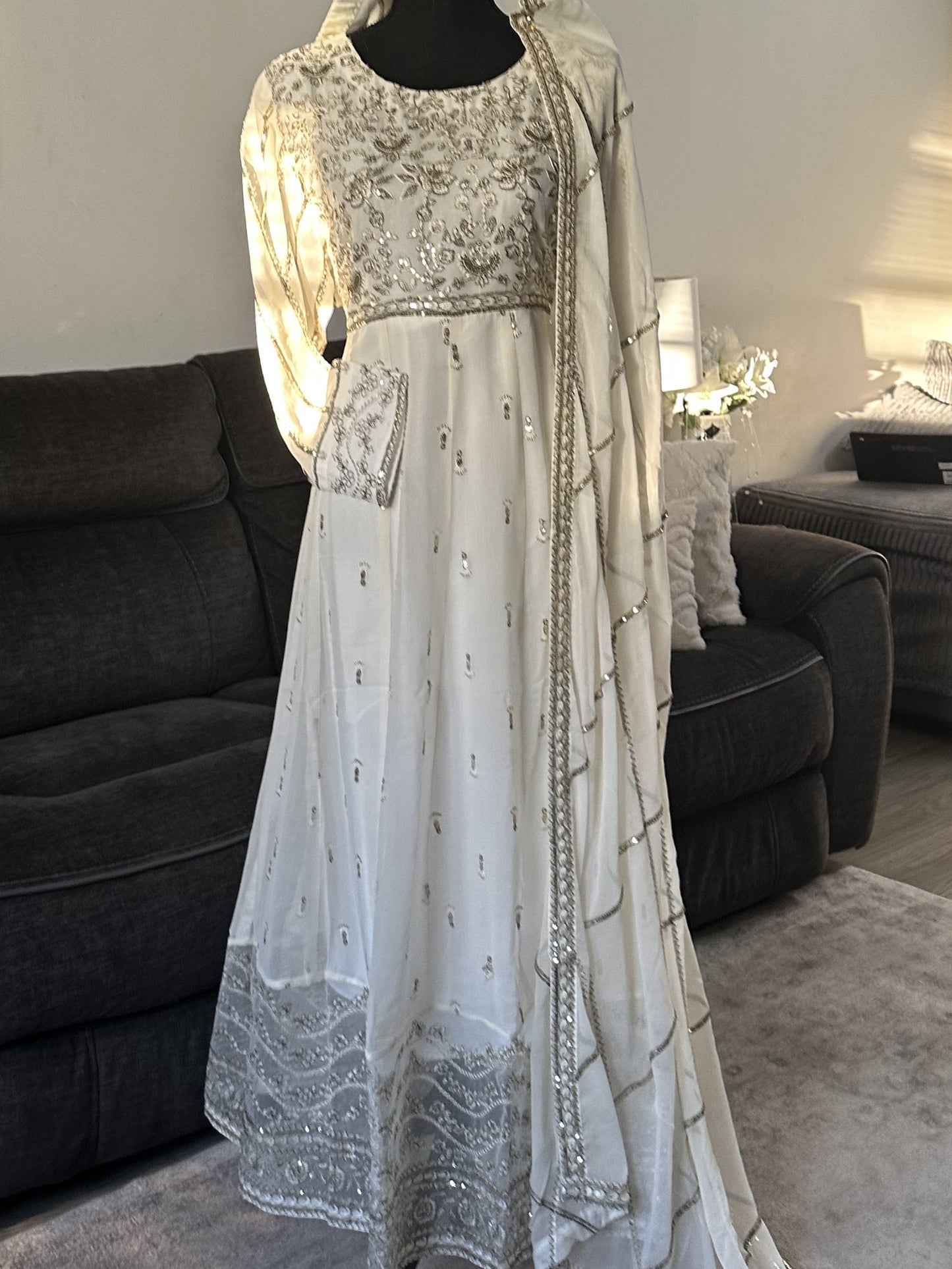 Ivory Elegance Embroidered Anarkali Set.